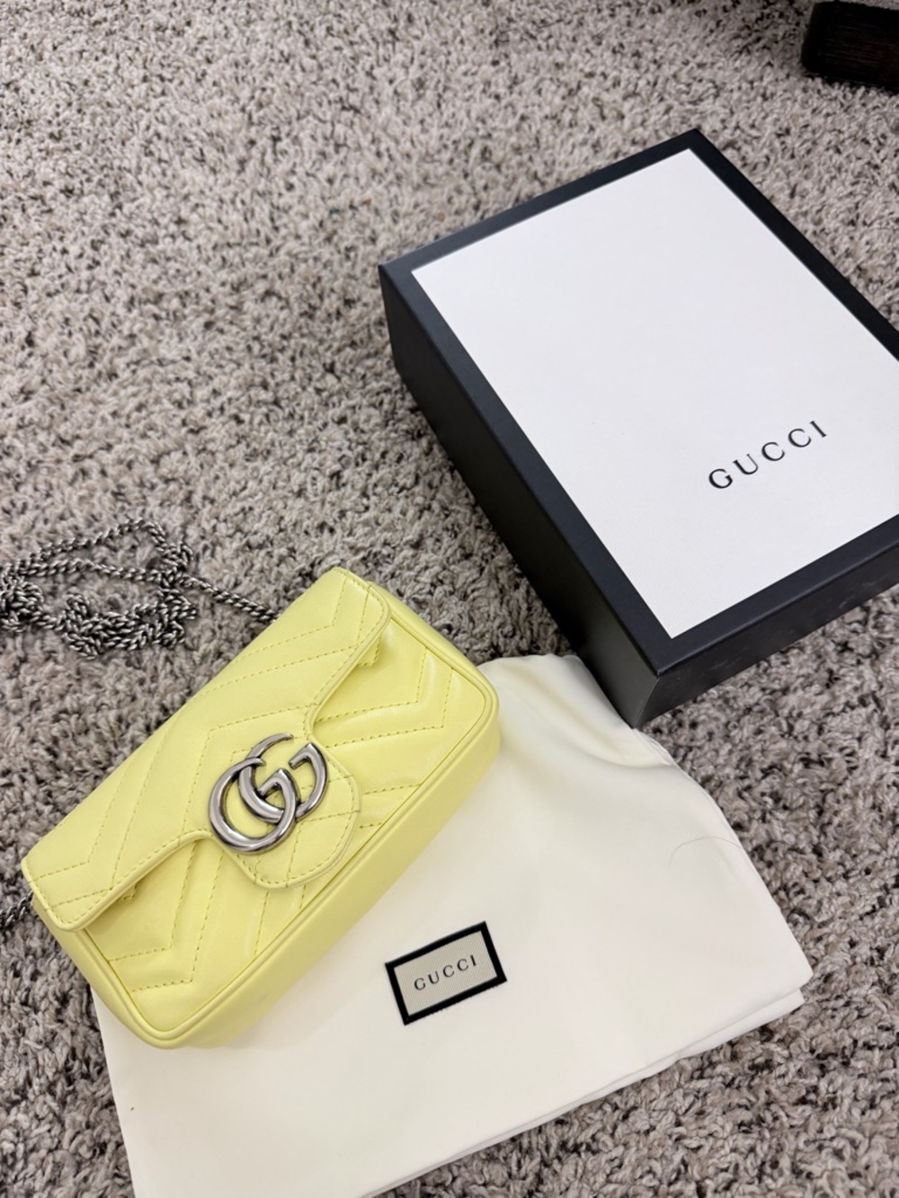 Gucci Pale Yellow Quilted Mini Shoulder Bag with Silver GG - Picture 3 of 3